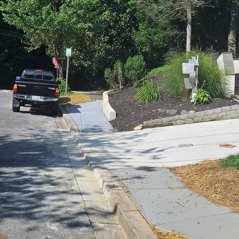 35th Street Gets Its First Sidewalk, Thanks to Community Advocacy and Safety Concerns