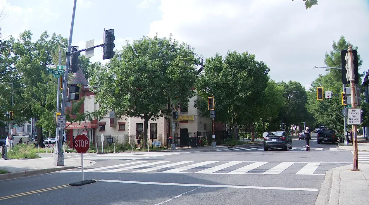 Northeast D.C. Residents Demand Urgent Fix for Broken Traffic Lights at Dangerous Intersection