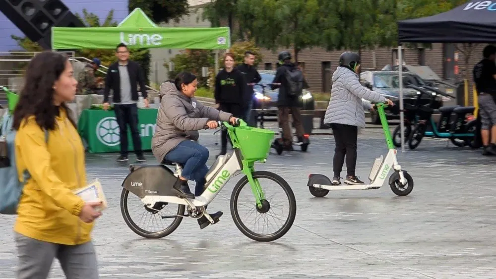 Seattle’s E-Scooter Program Faces Scrutiny Amid Fatality, $2.5M Settlement, and Rising Injury Toll