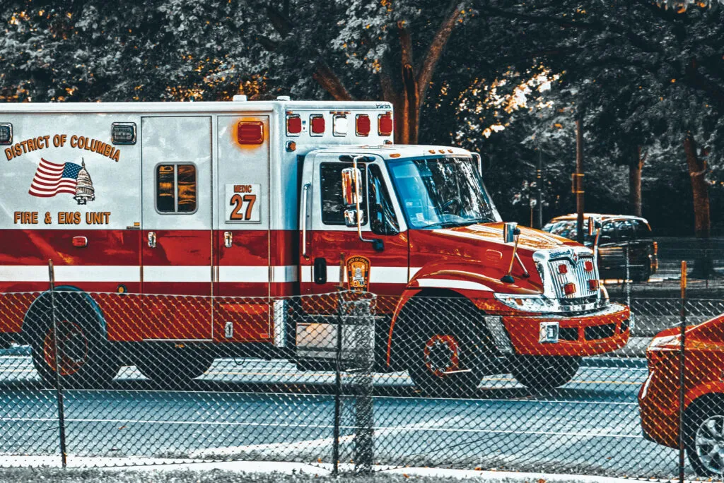 Man Shot in Palisades Neighborhood as Suspects Flee in Gray Sedan